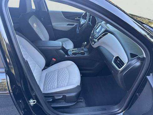 Used 2020 Chevrolet Equinox LS FWD image 12