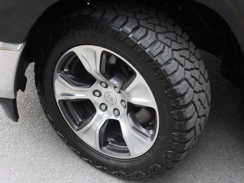 Used 2023 RAM 1500 Laramie AWD/4WD image 17