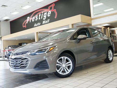 Used 2019 Chevrolet Cruze LT FWD image 21