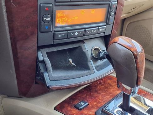 Used 2006 Cadillac SRX w/ Seating Package image 15