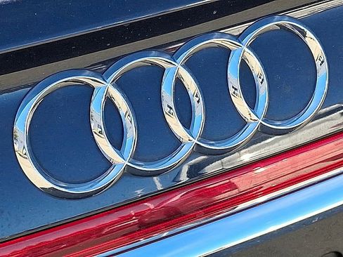 Used 2020 Audi S8 L w/ S8 Executive Package image 27