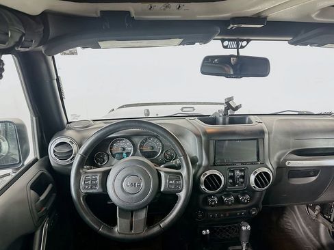 Used 2017 Jeep Wrangler Unlimited Sahara w/ Connectivity Group image 20