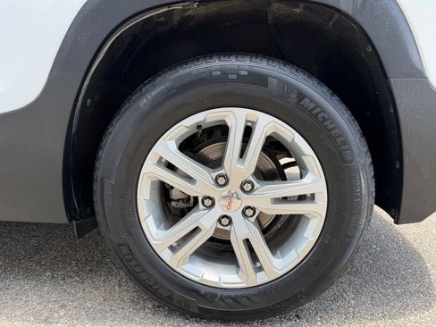 Certified 2024 GMC Terrain SLE w/ Driver Convenience Package FWD image 12
