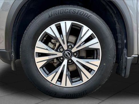 Used 2023 Nissan Rogue SV image 10