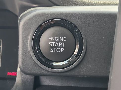 Used 2025 Toyota Tacoma SR5 AWD/4WD image 15