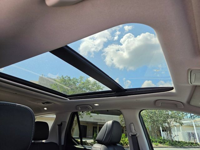 Used 2024 Honda Pilot Touring image 20