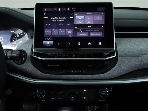 Used 2024 Jeep Compass Latitude image 31