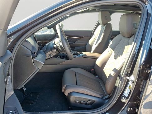 Certified 2025 BMW 530i xDrive w/ M Sport Package image 14