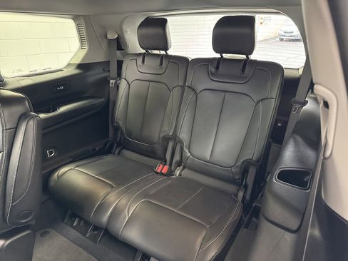 Used 2023 Jeep Grand Cherokee L Limited w/ Black Appearance Package image 43