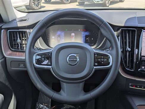 New 2026 Volvo XC90 T8 Plus w/ Protection Package AWD/4WD image 13