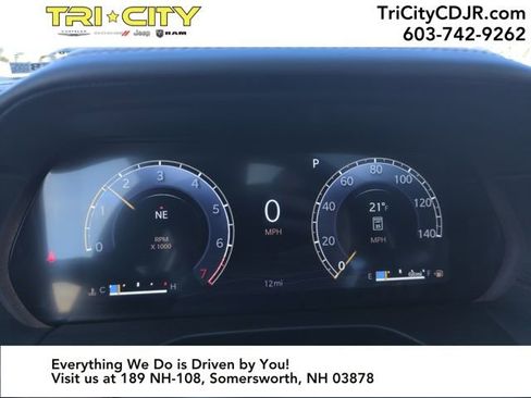 New 2025 Jeep Grand Cherokee Summit image 15