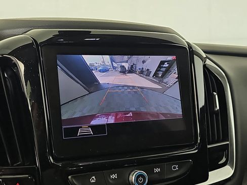 Used 2021 Chevrolet Traverse LT FWD image 21