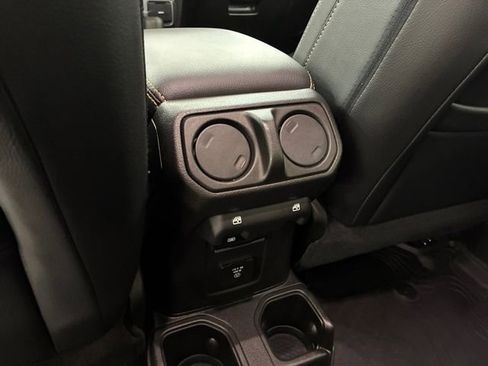 Used 2024 Jeep Gladiator Sport AWD/4WD image 19
