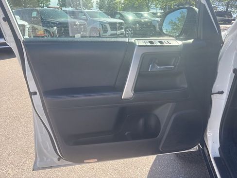 Used 2021 Toyota 4Runner SR5 AWD/4WD image 9