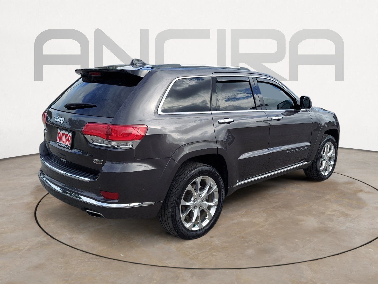 Used 2020 Jeep Grand Cherokee Summit AWD/4WD image 10