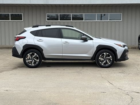 Used 2024 Subaru Crosstrek 2.0i Premium image 2
