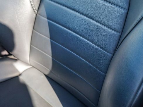 Used 2022 Toyota Highlander XLE image 27