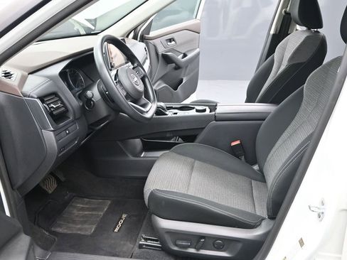 Used 2022 Nissan Rogue SV image 15