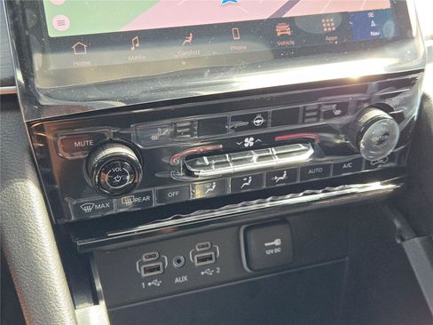 New 2025 Jeep Grand Cherokee Limited w/ Black Appearance Package image 29