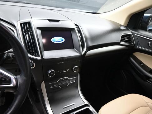 Used 2019 Ford Edge SEL w/ Equipment Group 201A FWD image 2