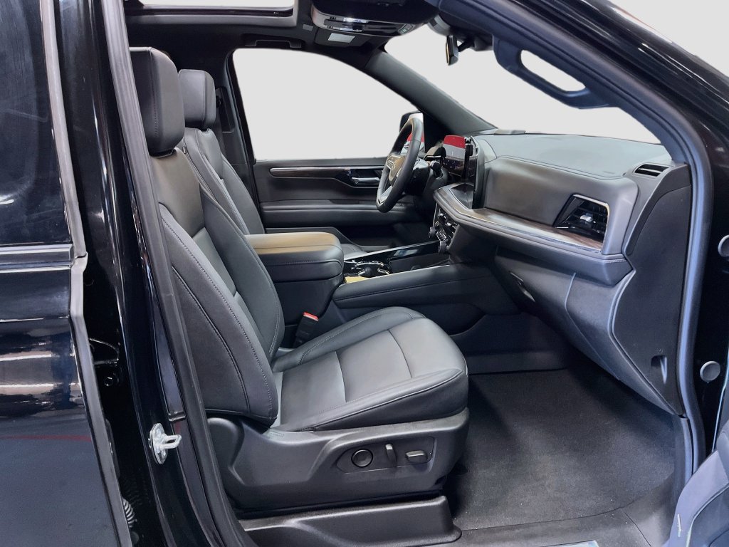 Used 2025 Chevrolet Tahoe Z71 w/ Z71 Off-Road Package AWD/4WD image 31
