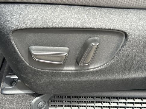 Certified 2025 Toyota Sienna LE FWD image 14