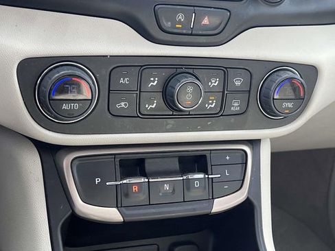 Used 2023 GMC Terrain Denali w/ Denali Premium Package image 29