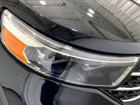 Used 2022 Ford Explorer XLT w/ Equipment Group 202A image 28