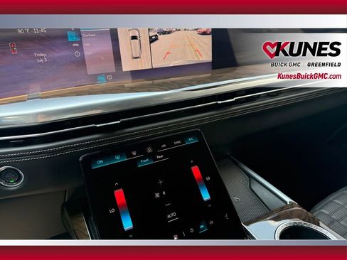Used 2025 Cadillac Escalade Sport Platinum w/ LPO, Floor Liner Package AWD/4WD image 31