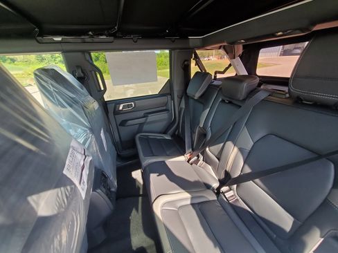 New 2025 Ford Bronco Badlands image 22