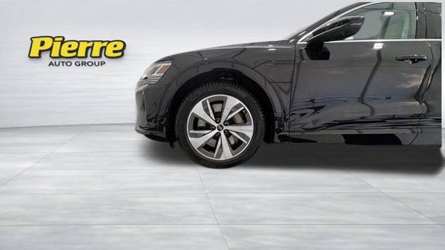 Used 2024 Audi Q8 e-tron Premium Plus w/ Premium Plus Package AWD/4WD image 11
