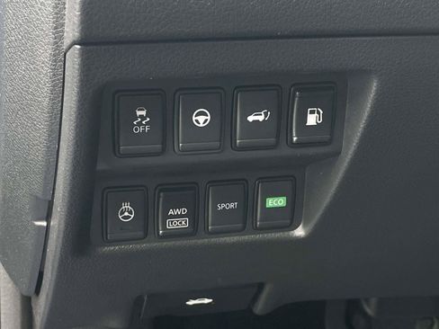 Used 2019 Nissan Rogue SL w/ Premium Package AWD/4WD image 17