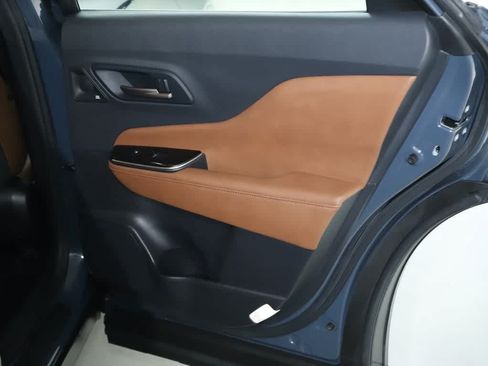 Certified 2025 Toyota Crown Signia AWD/4WD image 33
