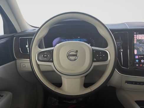 Used 2022 Volvo XC60 B5 Momentum w/ Climate Package AWD/4WD image 29