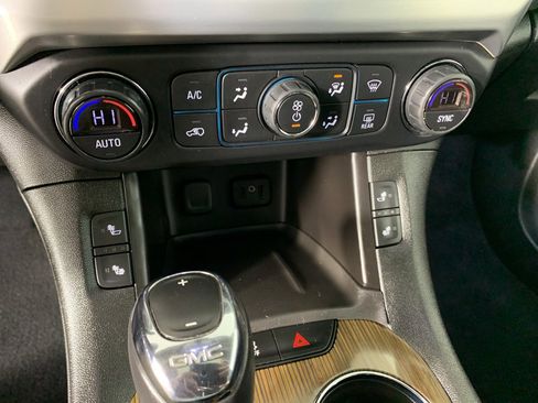 Used 2017 GMC Acadia SLE w/ Driver Alert Package I image 24