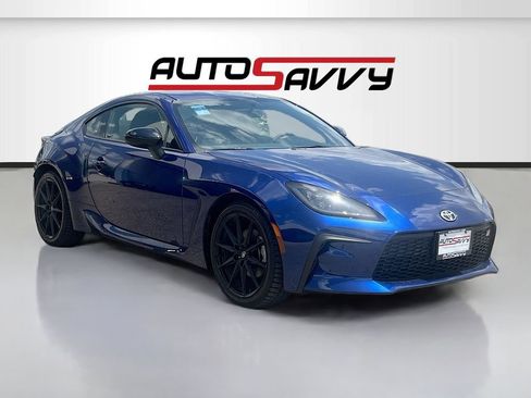 Used 2025 Toyota GR86 Premium w/ ALL Weather Mat Package (TMS) RWD image 1