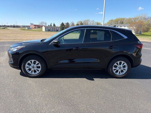 Used 2023 Ford Escape Active AWD/4WD image 2