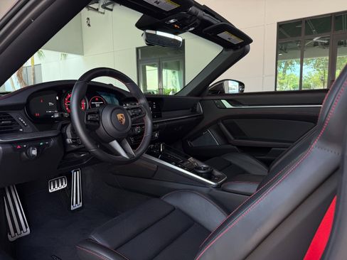 Used 2022 Porsche 911 Targa 4S AWD/4WD image 28