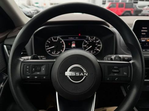 Used 2023 Nissan Rogue S image 20