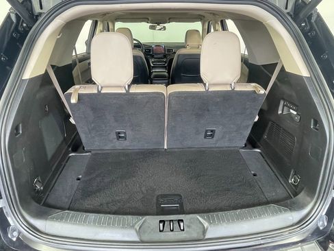 Used 2020 Ford Explorer Limited w/ Class III Trailer Tow Package image 7