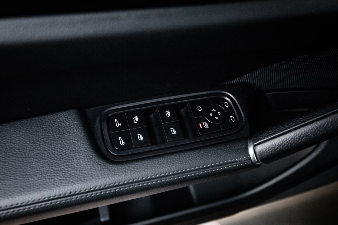 Certified 2023 Porsche Cayenne AWD/4WD image 22