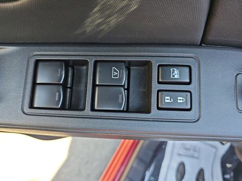 Used 2024 Nissan Frontier SV RWD image 28
