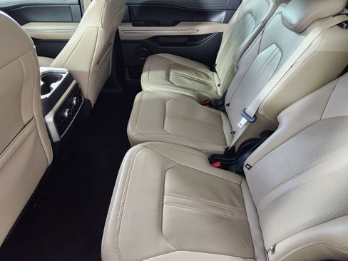 Used 2023 Ford Expedition Max Limited image 14