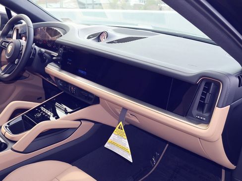 New 2026 Porsche Cayenne S image 26