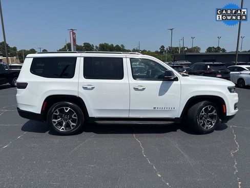 Used 2023 Jeep Wagoneer Series III w/ Preferred Equipment Group image 8