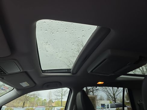 Used 2021 Honda Pilot Elite image 30