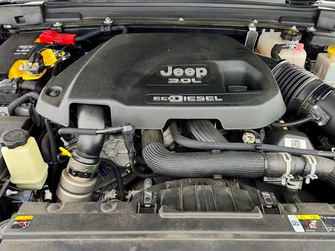 Used 2021 Jeep Gladiator Overland AWD/4WD image 27