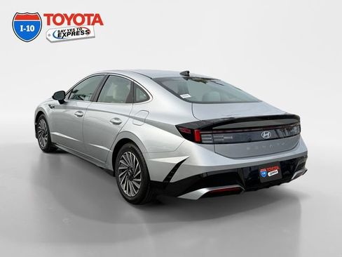 Used 2025 Hyundai Sonata SEL FWD image 3