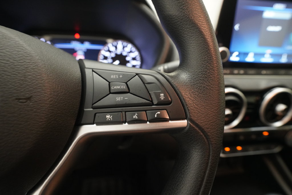 Used 2025 Nissan Sentra SV FWD image 18
