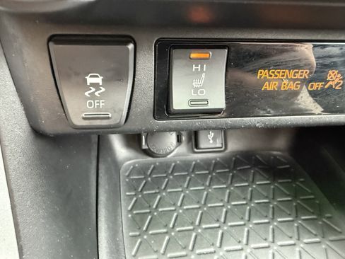 Certified 2022 Toyota RAV4 XLE Premium image 13